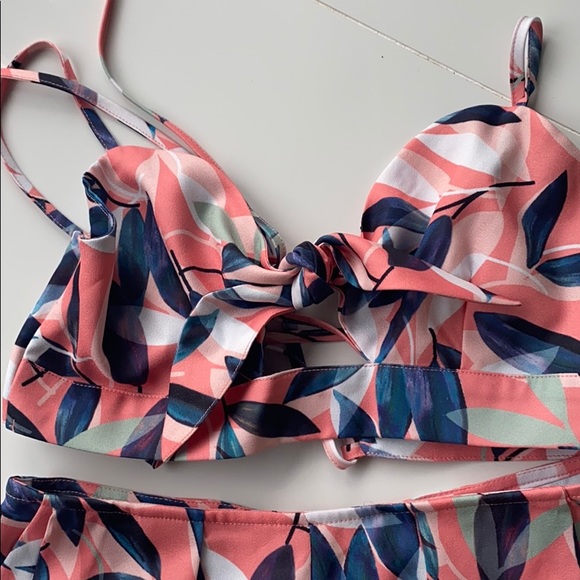 Two piece set - Picture 2 of 5